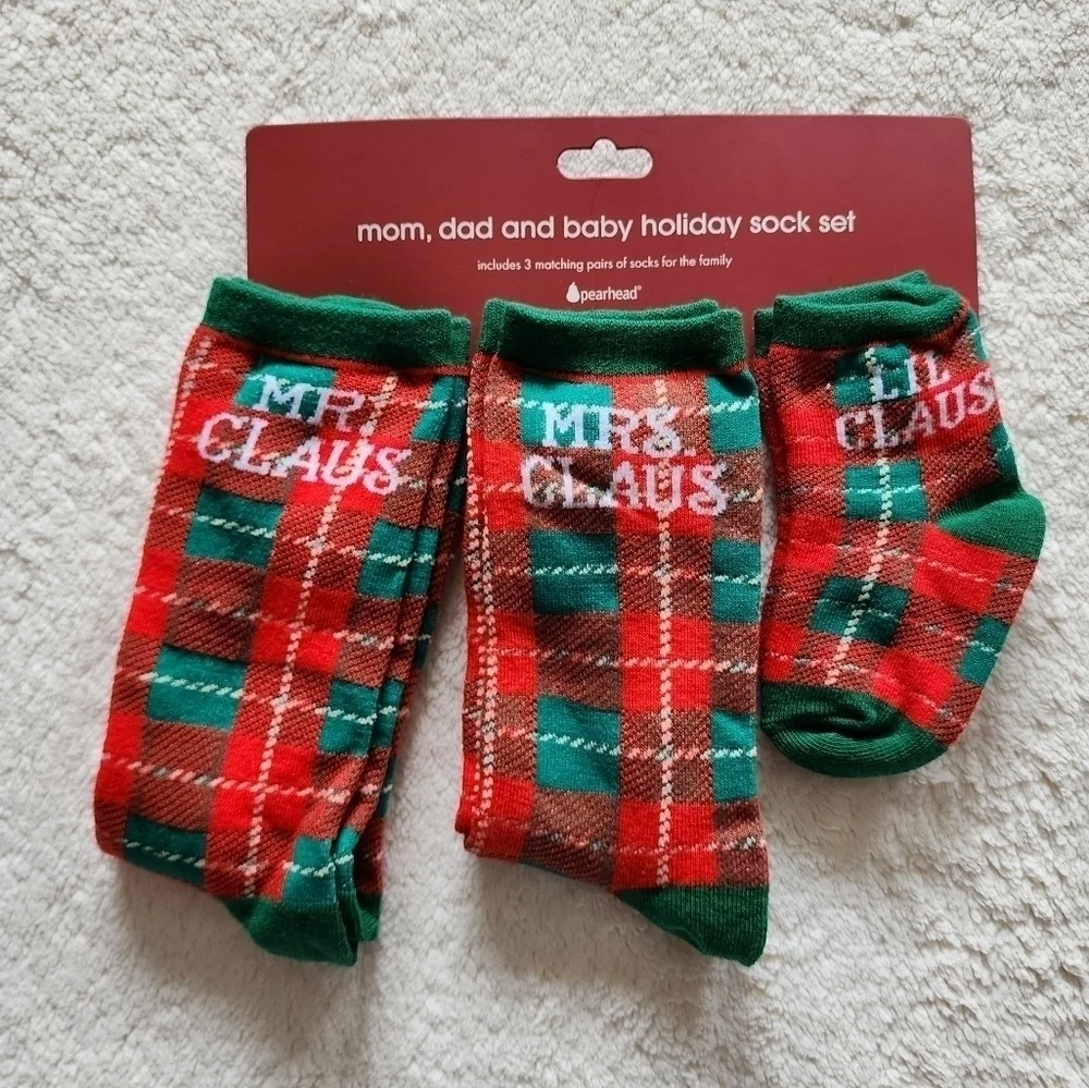 NEW MOM DAD BABY Christmas socks bundle